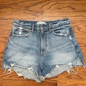 Abercrombie & Fitch - Mom Short High Rise - 29 CURVE LOVE